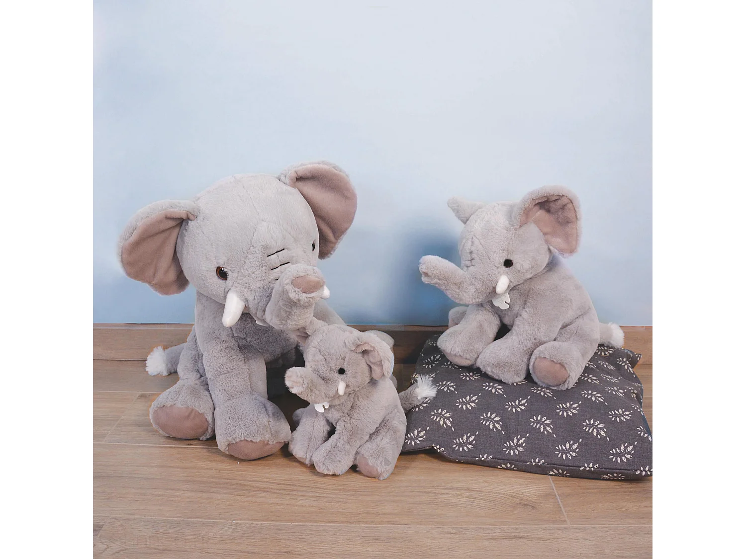 Peluche 32 cm polyester collection DANS LA SAVANE éléphant gris