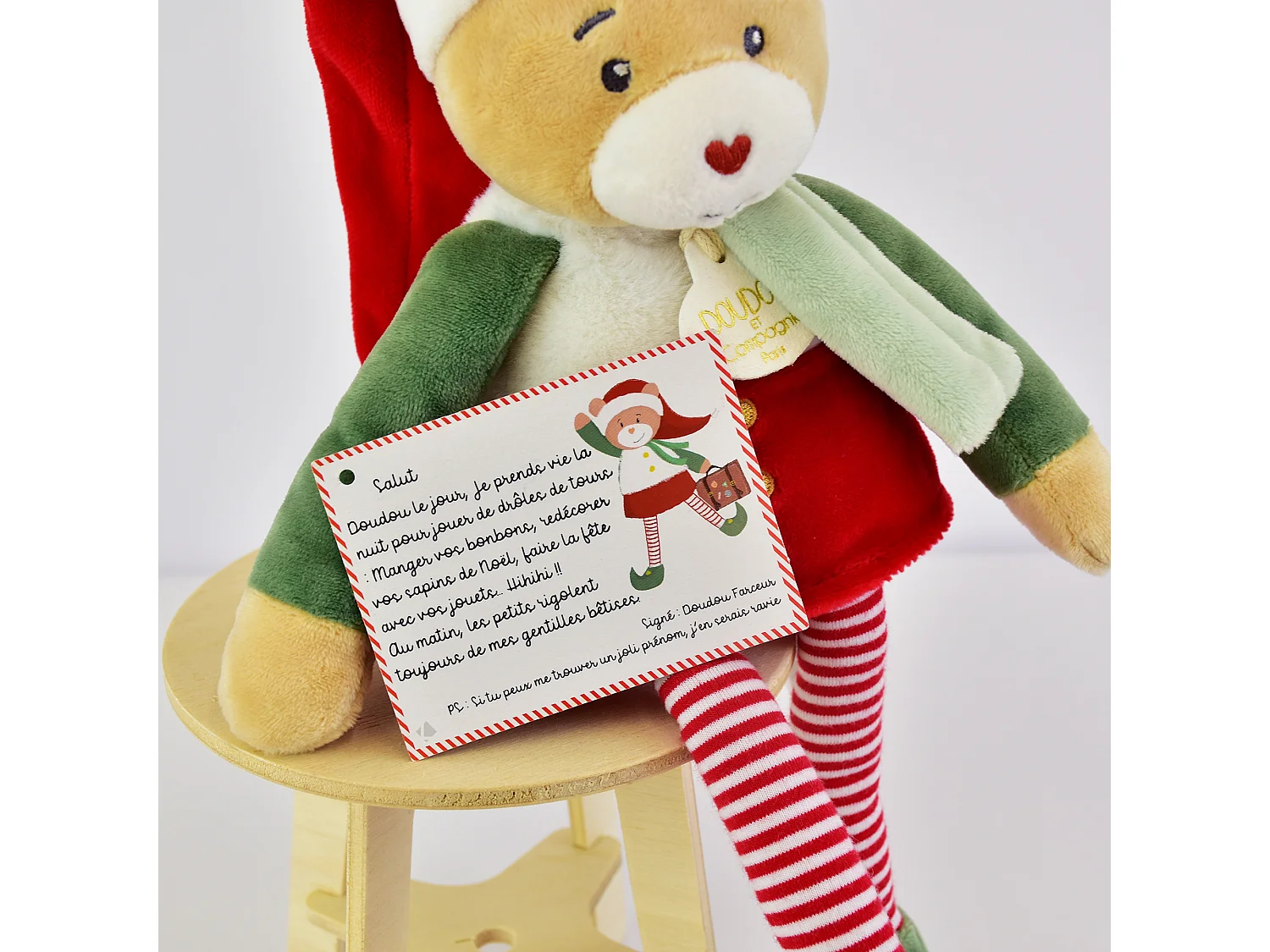 Doudou ours 27 cm collection DOUDOU FARCEUR Cannelle rouge et vert
