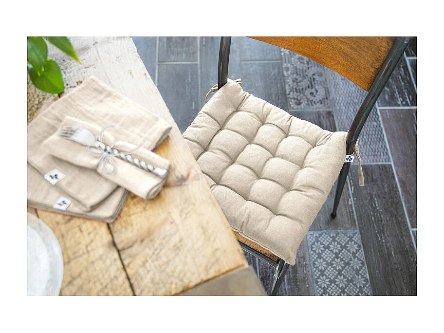 Coussin de chaise 38 x 38 cm capitonnée en coton beige - DOLORES