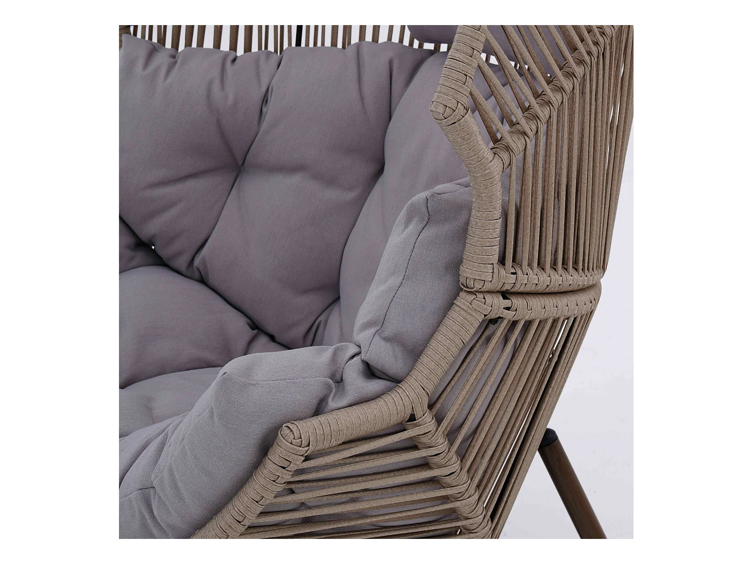 Egg tuinfauteuil op kunststof rotan onderstel 142 cm beige