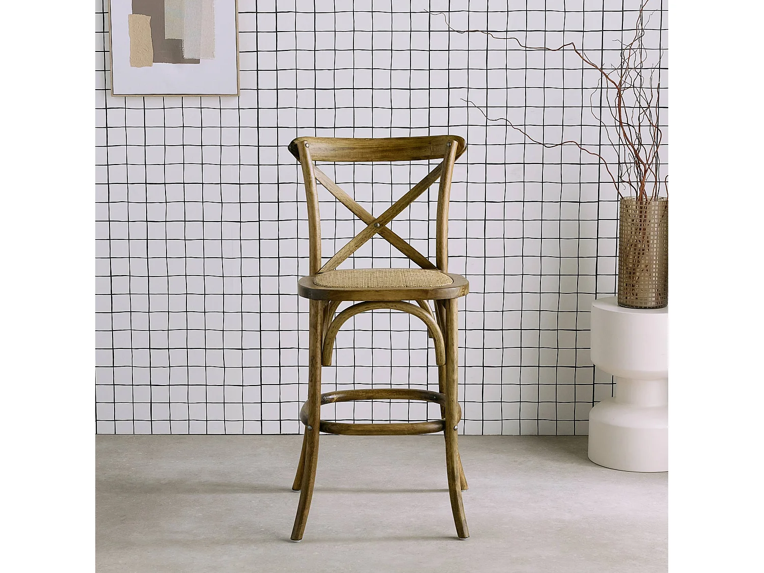 Tabouret de bar bistrot vintage en bois marron vieilli avec repose-pieds