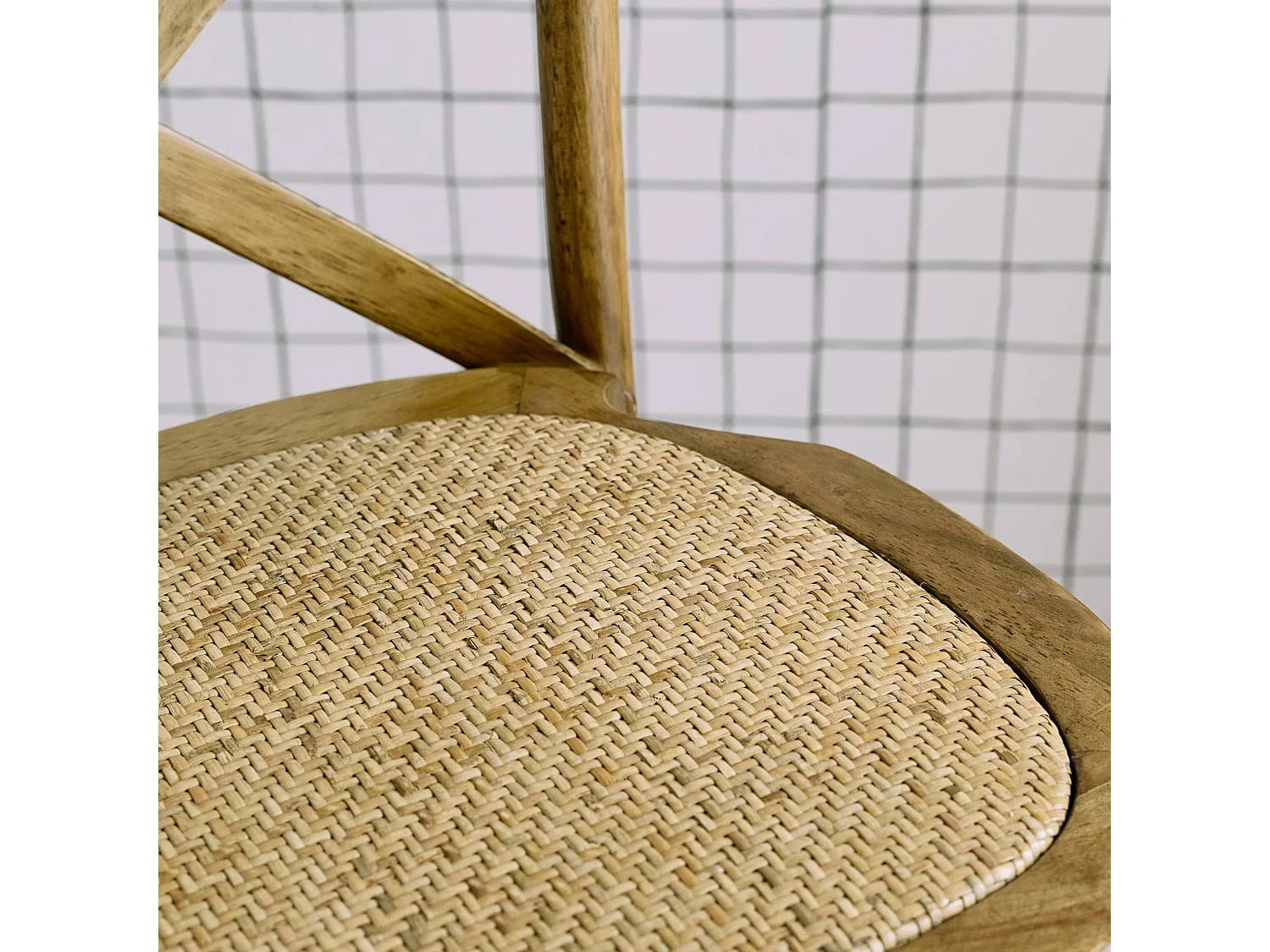Tabouret de bar bistrot vintage en bois marron vieilli avec repose-pieds