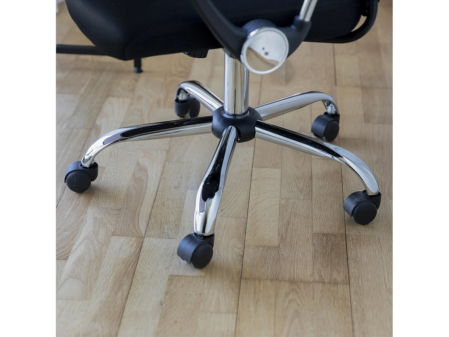 Chaise de bureau pivotante noire, design original, bureau moderne