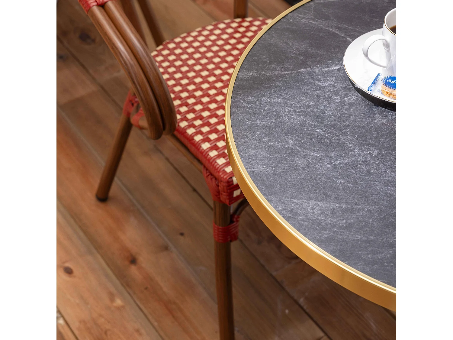 Table de terrasse 60cm inclinable marbre noir et 2 chaises rouge