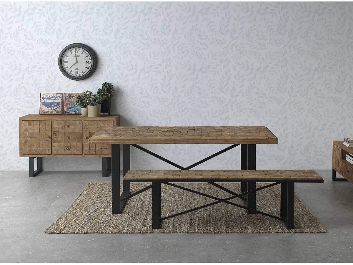 Couchtisch aus Holz mit Blockformen