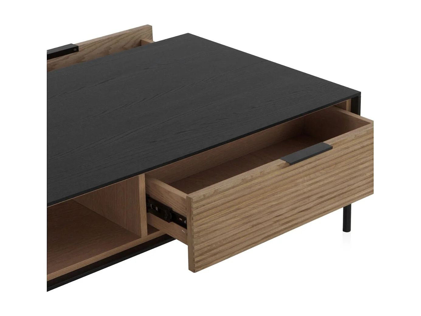 Table basse avec placage en frêne noir et pieds en métal noir