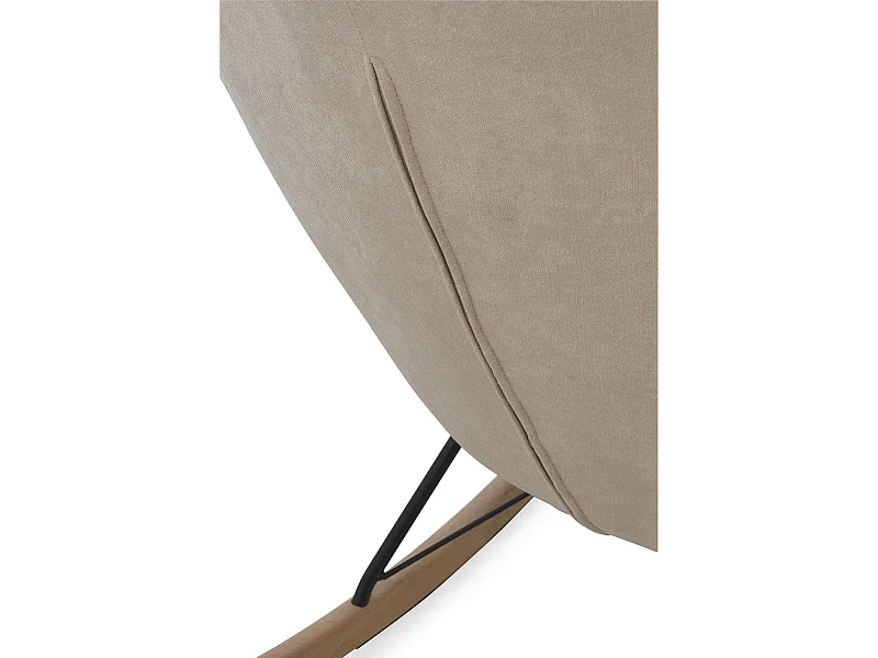 Fauteuil à bascule beige, pieds en métal et piétement luge en hêtre