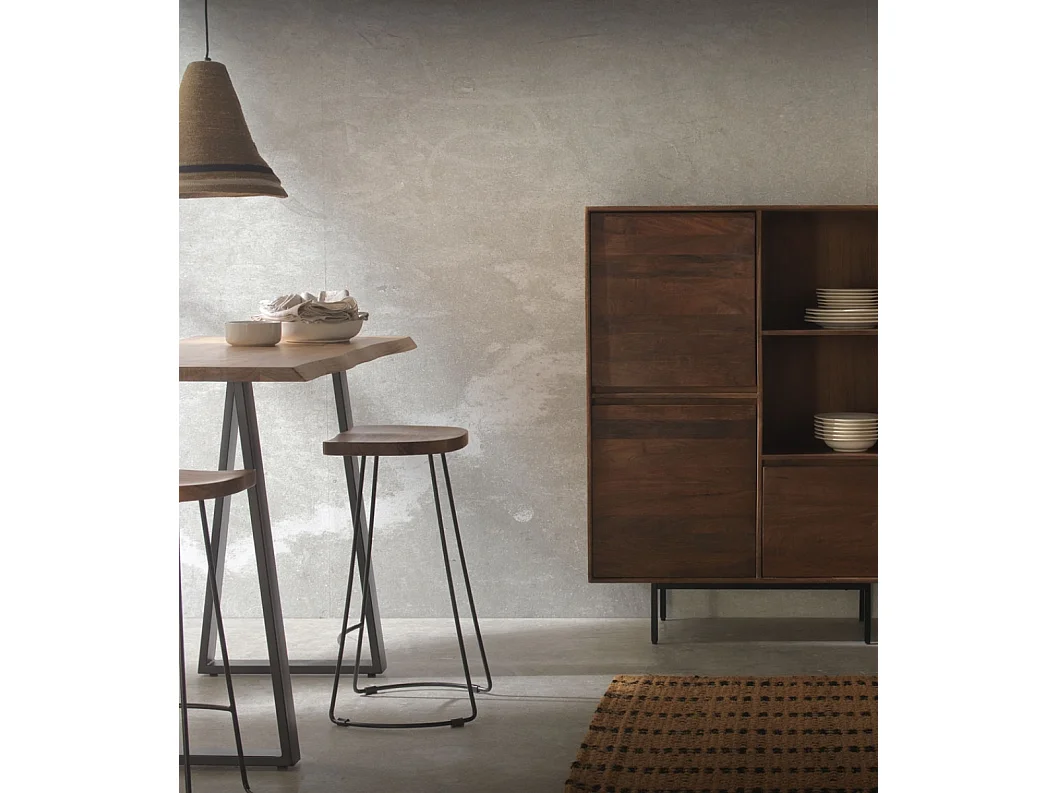 Hocker aus Akazienholz mit schwarzen Metallbeinen