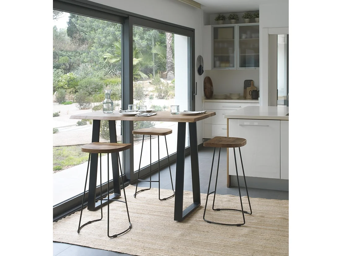 Hocker aus Akazienholz mit schwarzen Metallbeinen