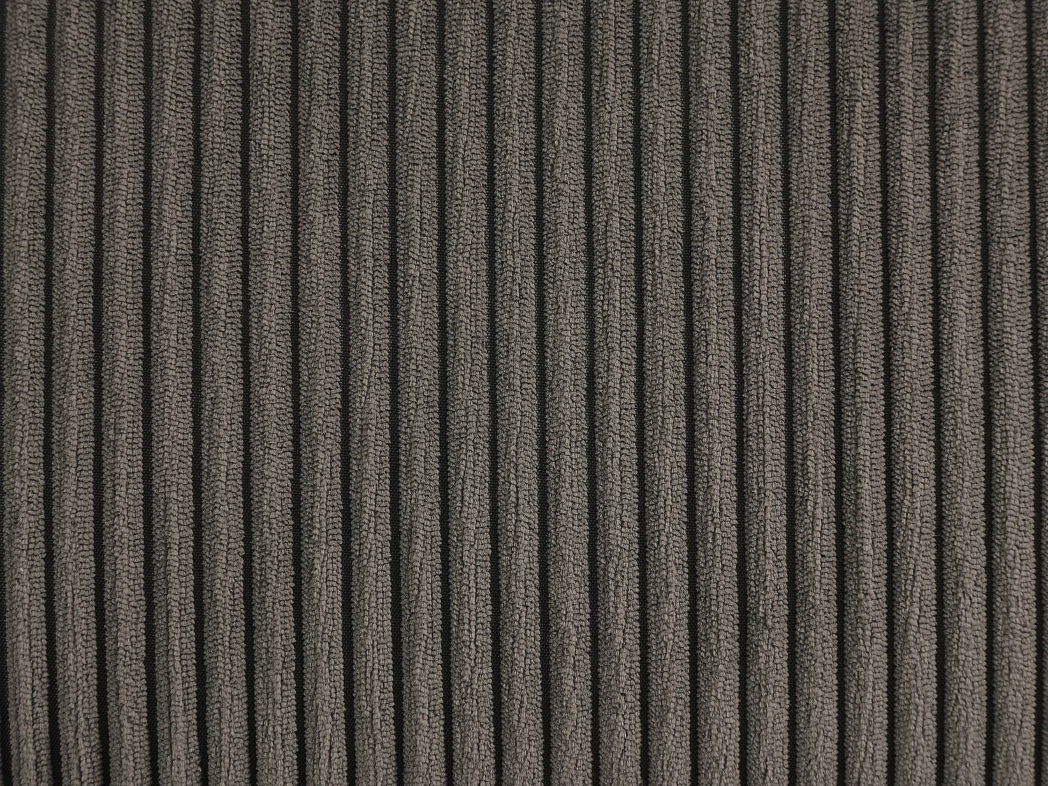 Sofá rinconera derecha en terciopelo acanalado taupe OVENTINO de Maison Céphy