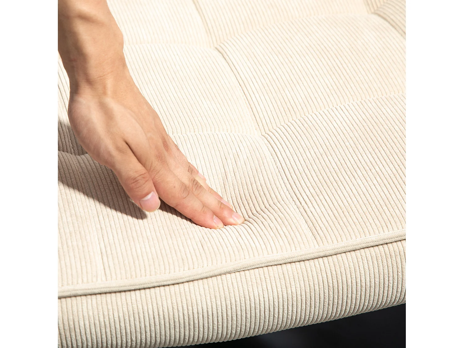 Fauteuil lounge HENRY chaise rembourrée avec base pivotante et couverture en velours côtelé beige