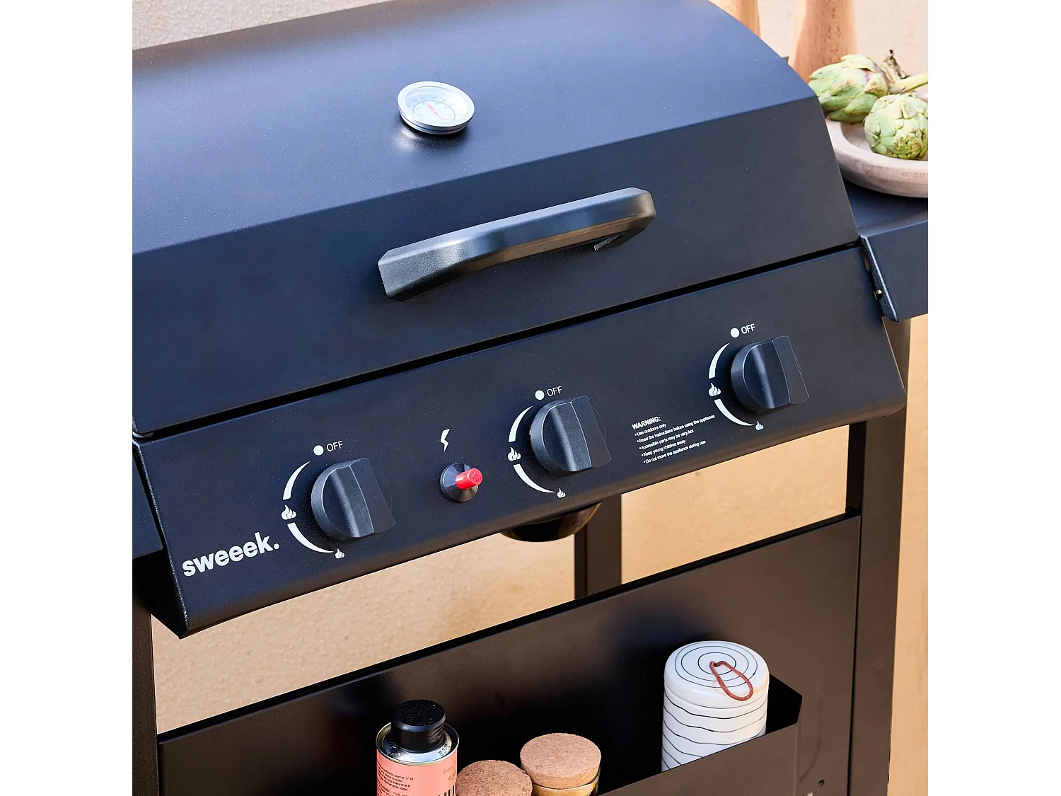 Barbecue au gaz Madeleine noir. 3 brûleurs. cuisine extérieure. L 109.5 x P 59 x H 125cm