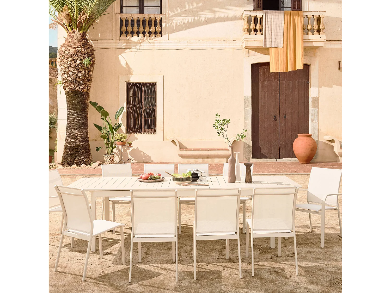 Set tavolo allungabile in alluminio con 8 sedie e 2 poltrone, beige