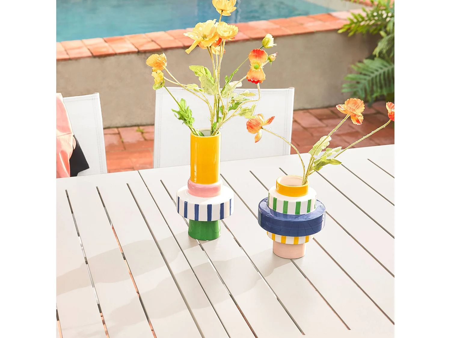 Mesa de jardín extensible de aluminio con 8 sillas beige