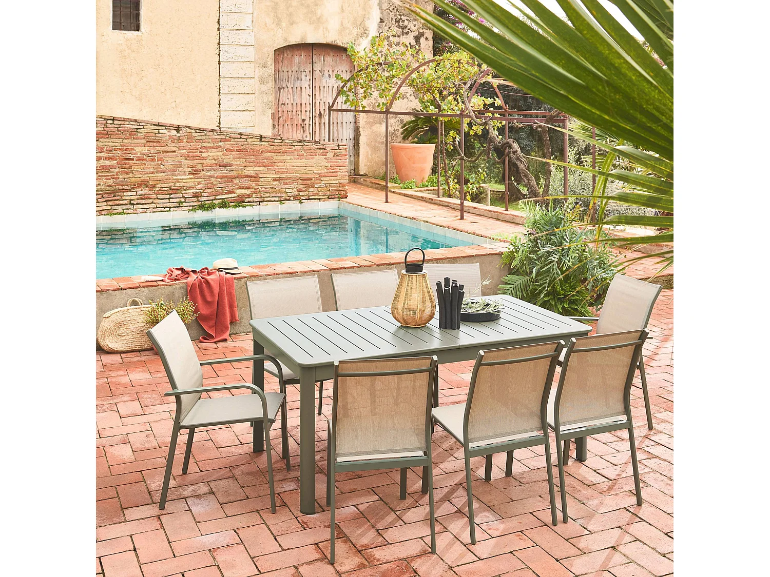 Tavolo da giardino allungabile in alluminio con 6 sedie e 2 poltrone,