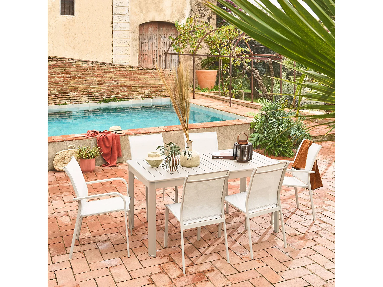 Mesa de jardín extensible de aluminio con 6 sillas beige