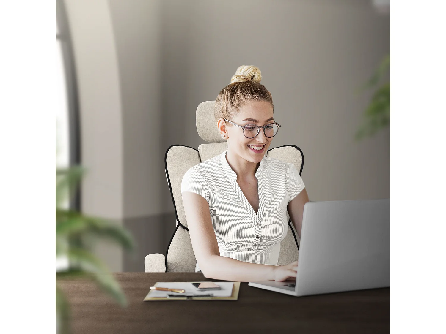 ML-Design Silla de oficina ergonómica, Beige, Altura ajustable con respaldo alto