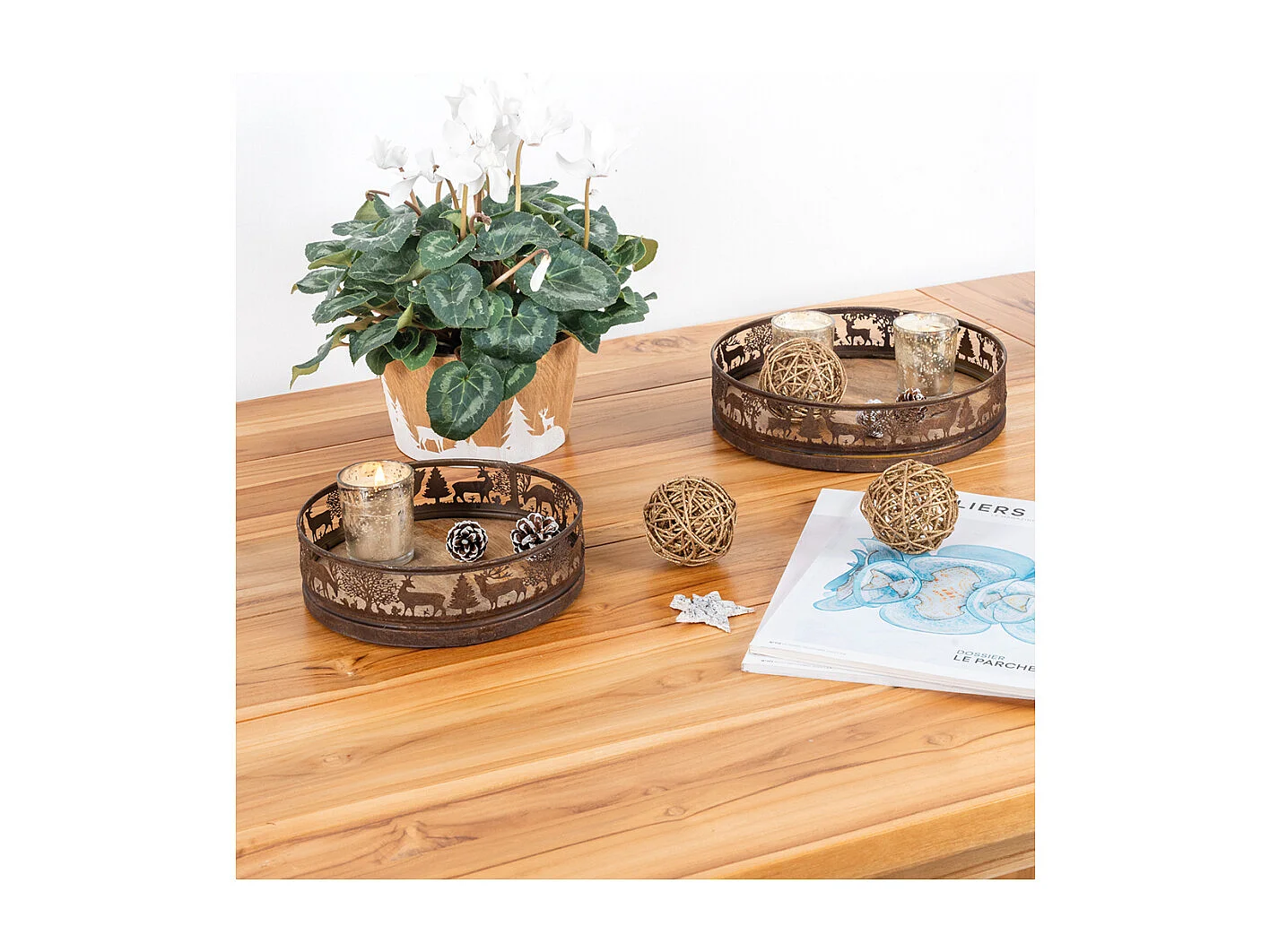 Plateaux en métal doré antique  et manguier Cerf et Biche