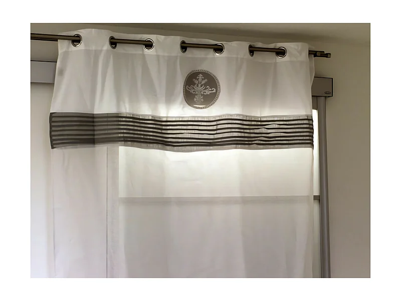 Rideau brodé lin à oeillets 'ANT ROND'