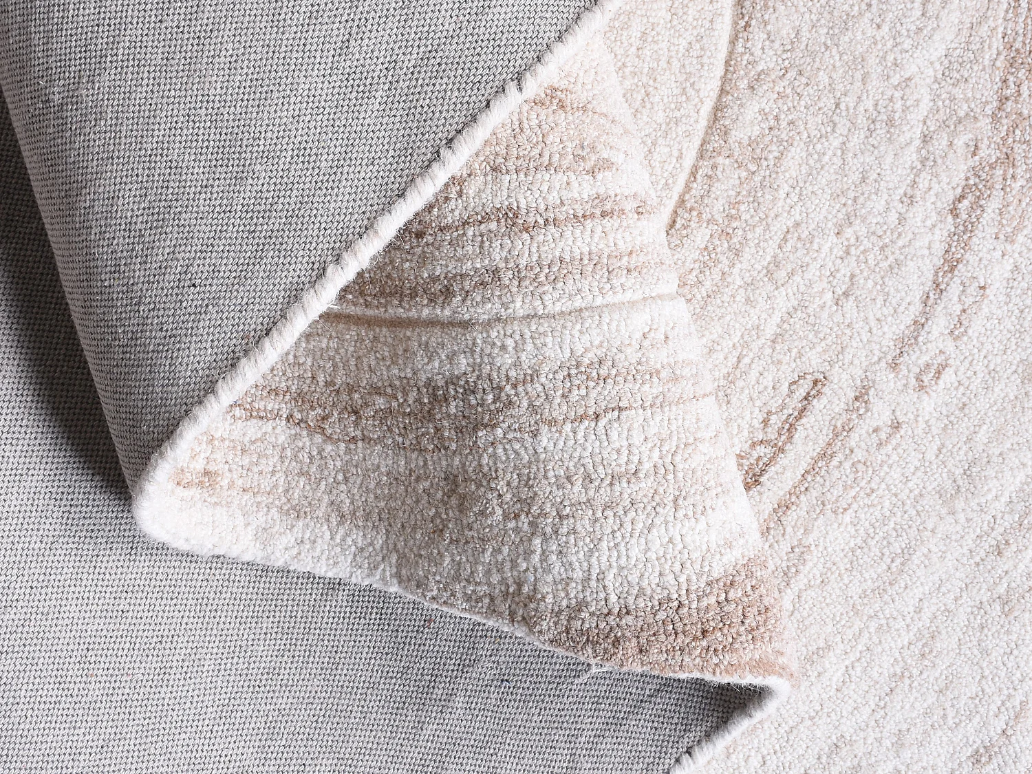 Dywan z abstrakcyjnym wzorem ręcznie tuftowany 100% wełny - 200 x 290 cm - Kość słoniowa i taupe - RAVELINO