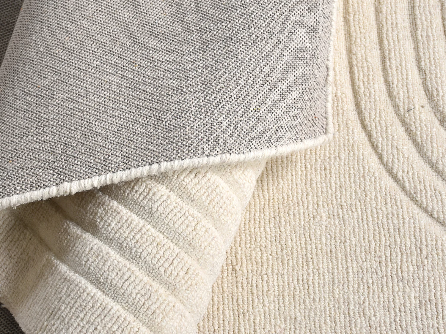 Alfombra en relieve 100% lana tufted a mano motivo abstracto - 200 x 290 cm - Marfil - LISANDRA