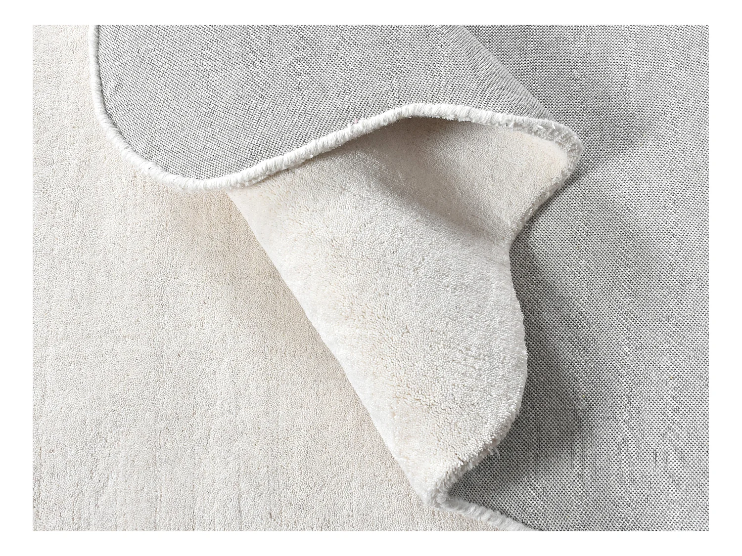 Tapis 100% laine tufté main bords ondulés - 200 x 290 cm - Ivoire - PRISMELA