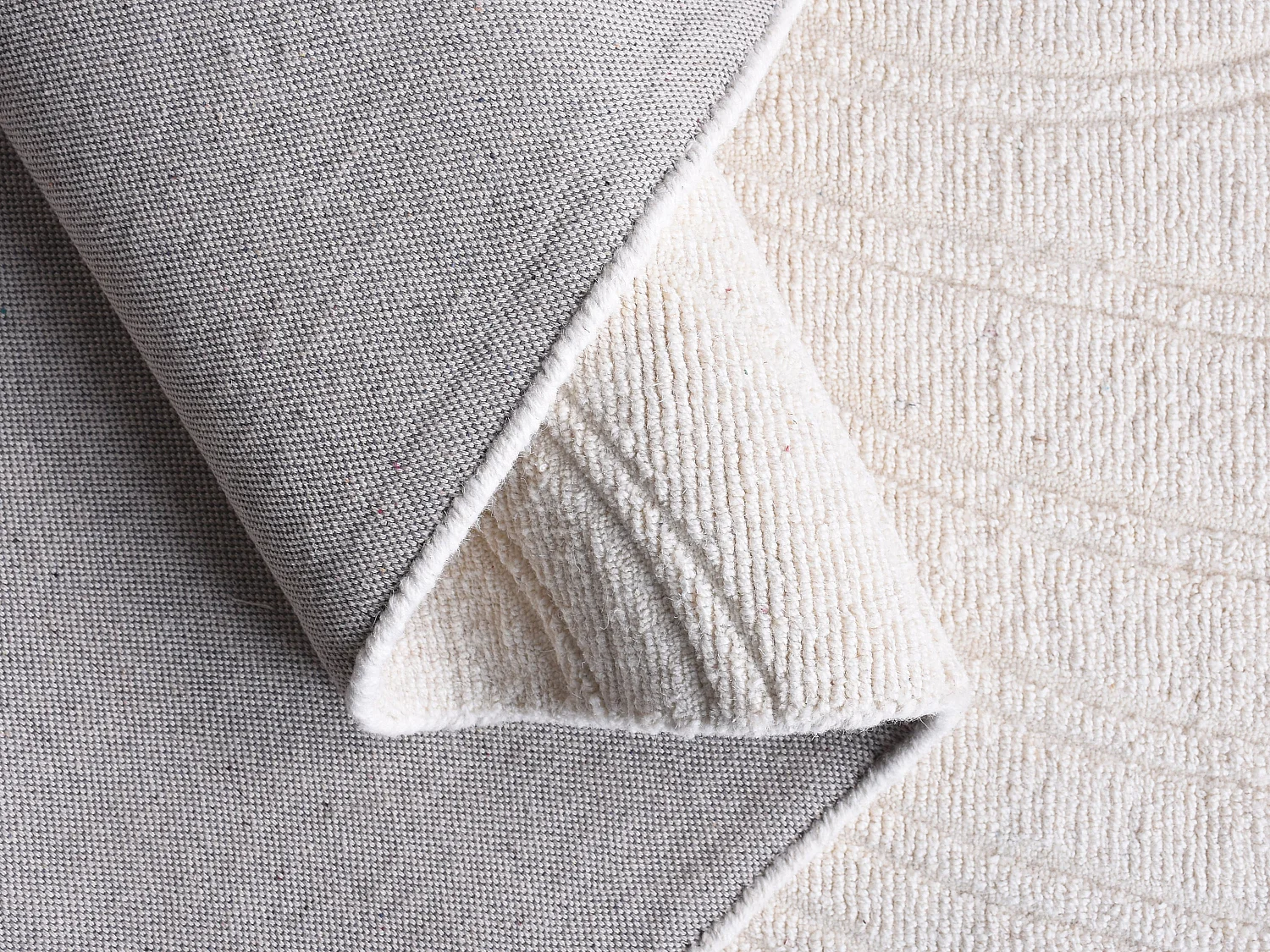 Alfombra de lana 100% tufted a mano con relieve, diseño abstracto - 200 x 290 cm - Marfil - CELESTIA