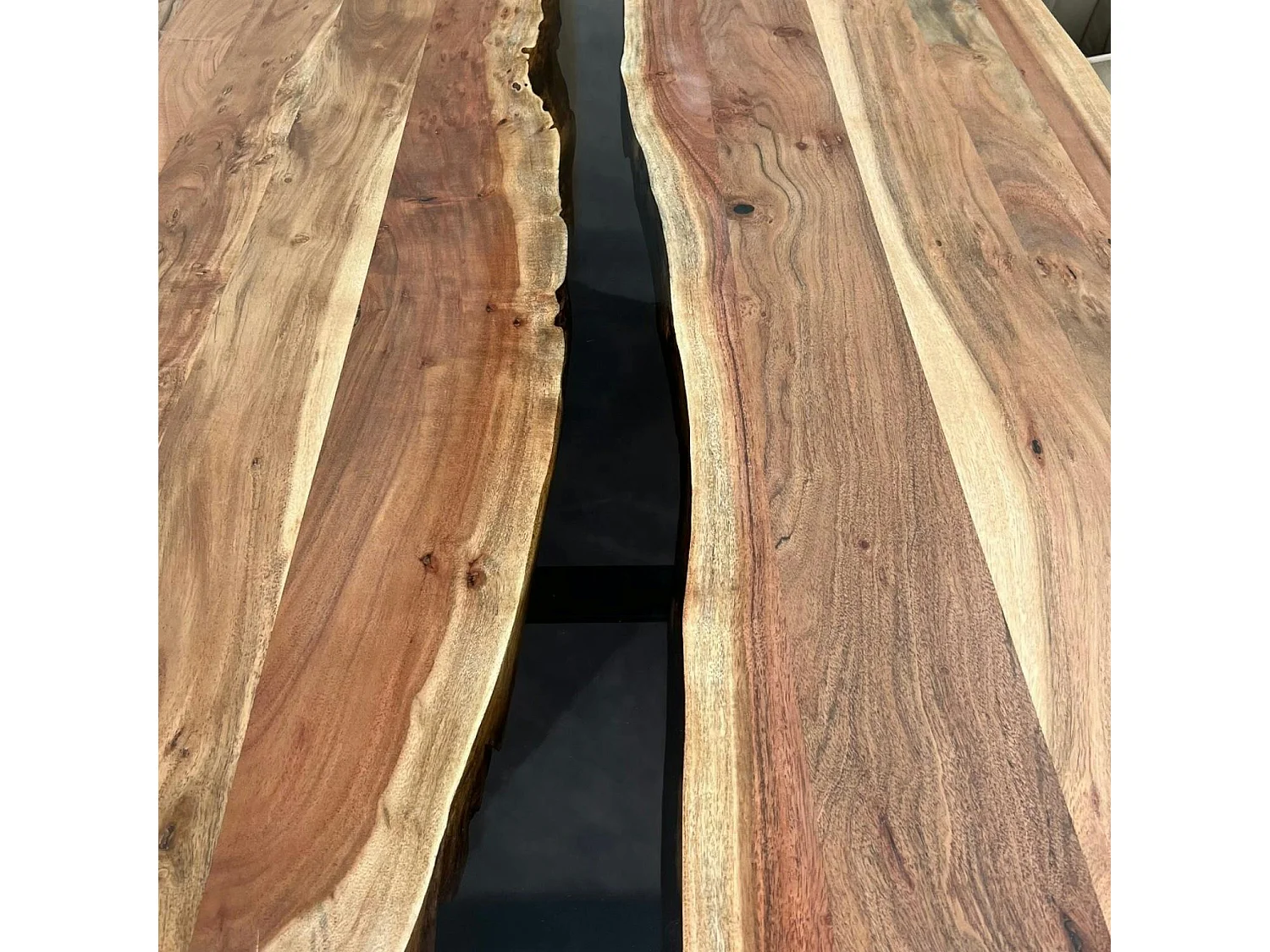 Table rivière epoxy noir et bois d'acacia 200 cm BORA