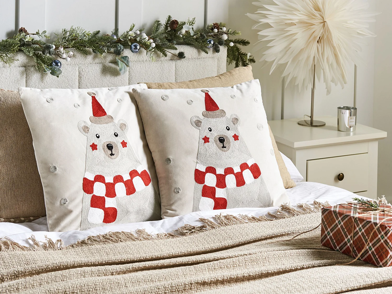 Dekokissen Weihnachtsmotiv Samtstoff weiss 45 x 45 cm 2er Set JELLIES