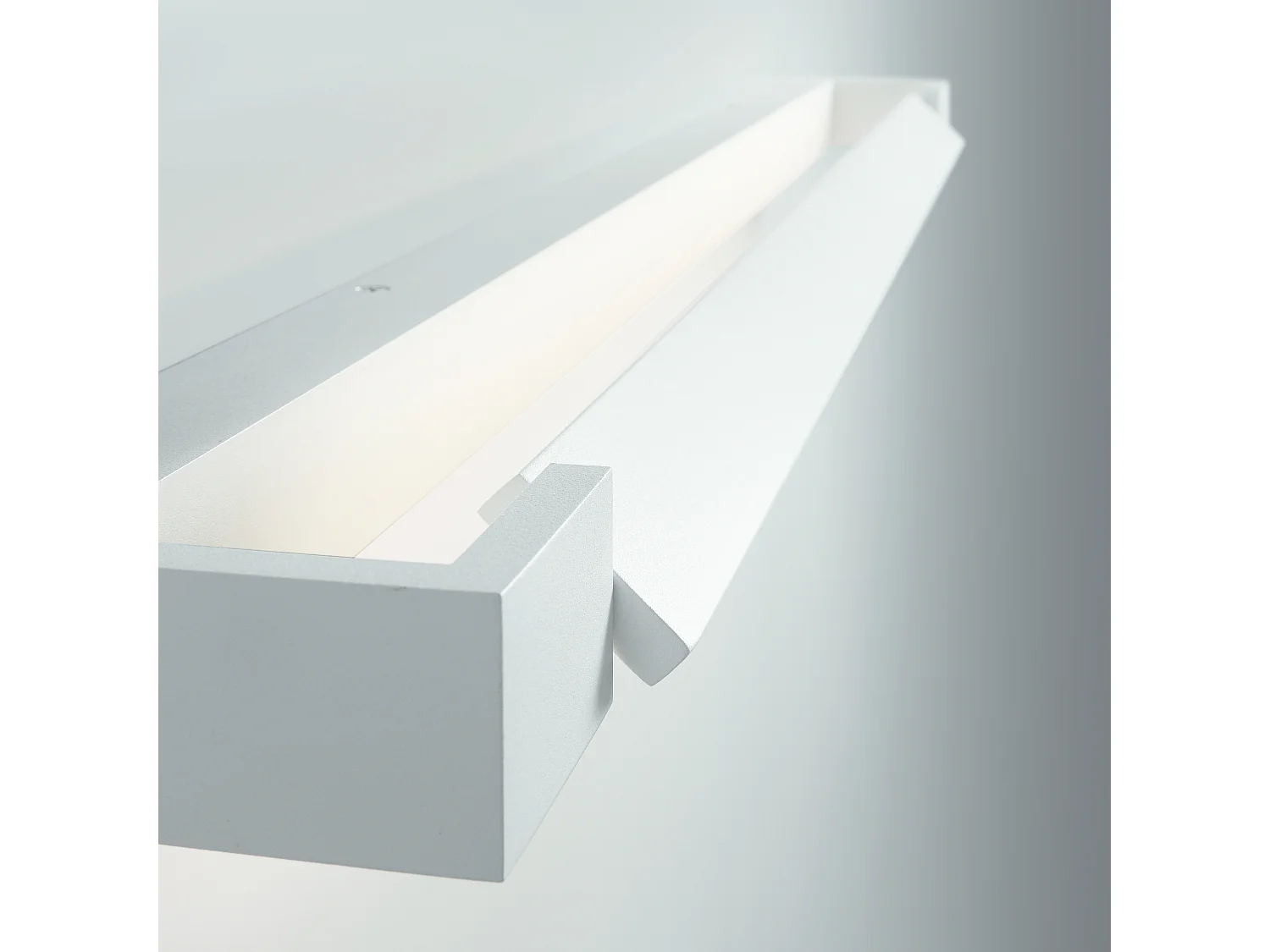 Aplique TILT estilo moderno - L.60 cm - LED SMD 18W - 2165 lm e 4K 270 graus - alumínio e preto - IP44