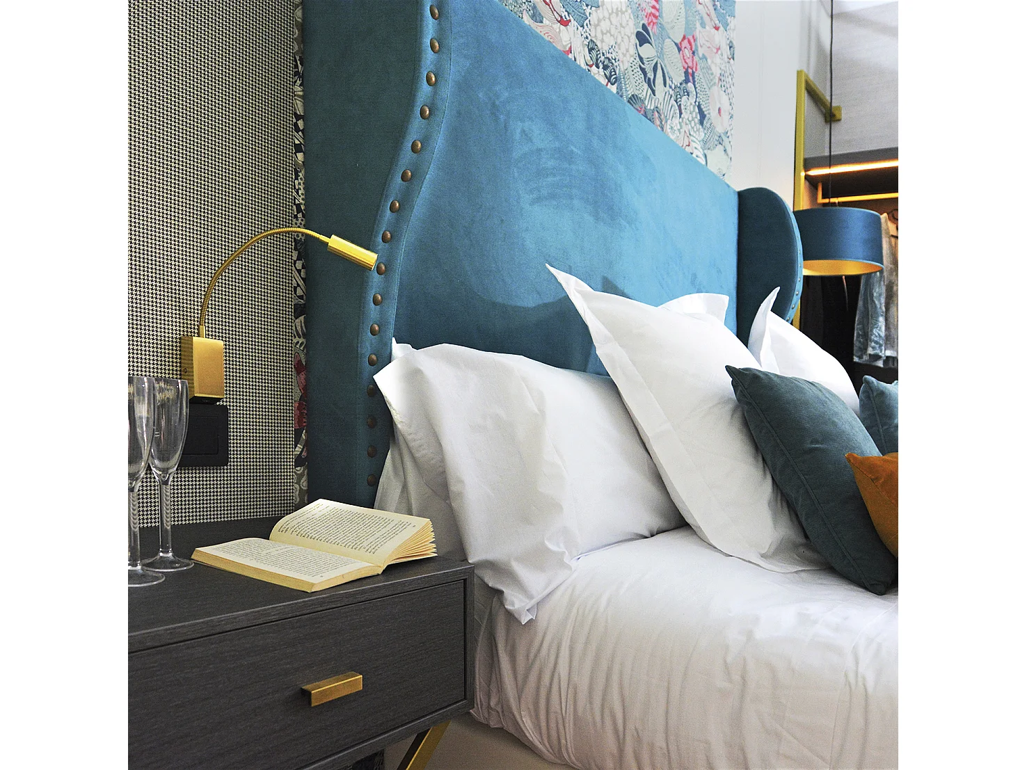 Liseuse murale LED Leiden 3w-240lm,3k-35-360º-on&off-ip20-acier,or mat