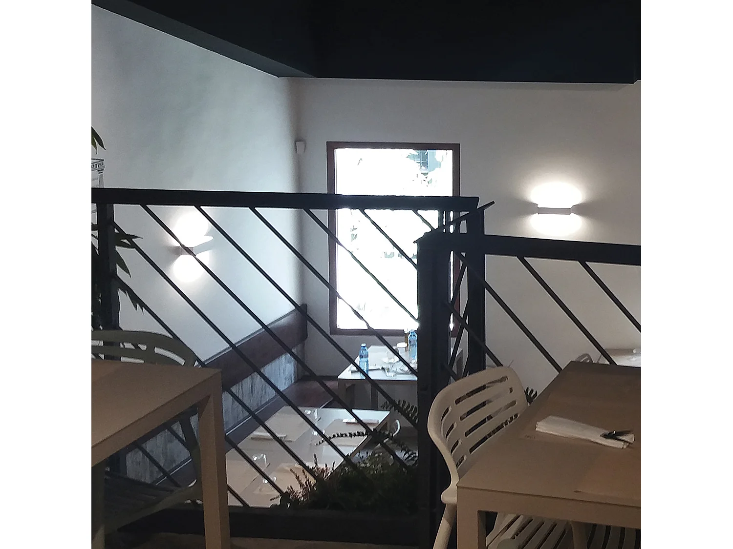 Aplique RETT estilo moderno - Comprimento 90 cm - LED SMD 24W - 2270lm -3K - para cima e para baixo - alumínio - branco - IP20