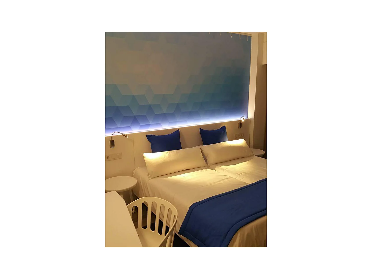 LEIDEN wandlezerlamp, klassieke en moderne stijl - 3W SMD LED - 240 lm en 3K - 35 hoek - 360º graden - aan&uit - ip20 - staal en satijnnikkel