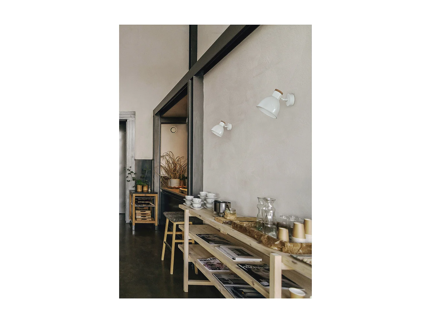 Lampada da parete classica Valan-d.ø15 cm-e27 60w-350º-ip20-acciaio, legno-bianco