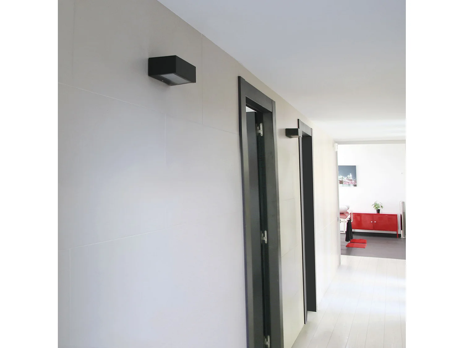 Lampada da parete moderna Iona-l.18 cm-e27 d.ø45-40w-alluminio, nero-ip44-up&down
