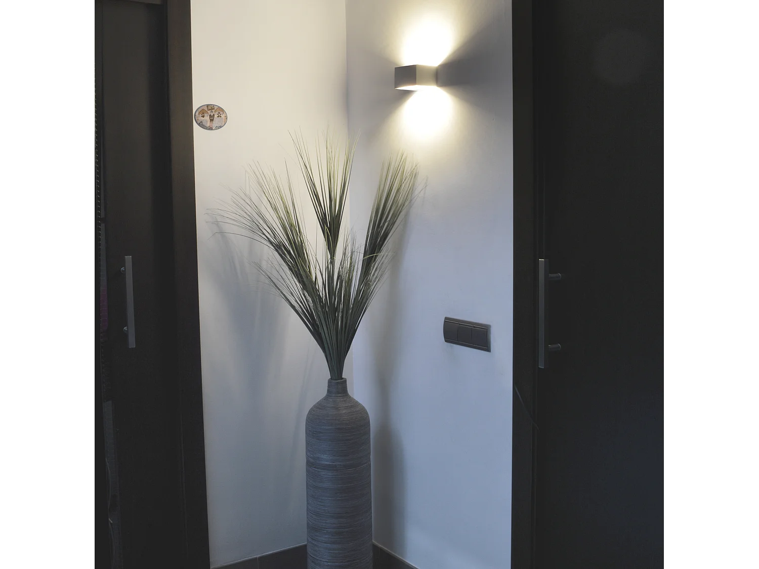 Aplique de pared RETT de estilo moderno - Longitud 12 cm - LED SMD 5W - 450lm -3K - up&down - aluminio -negro - IP20