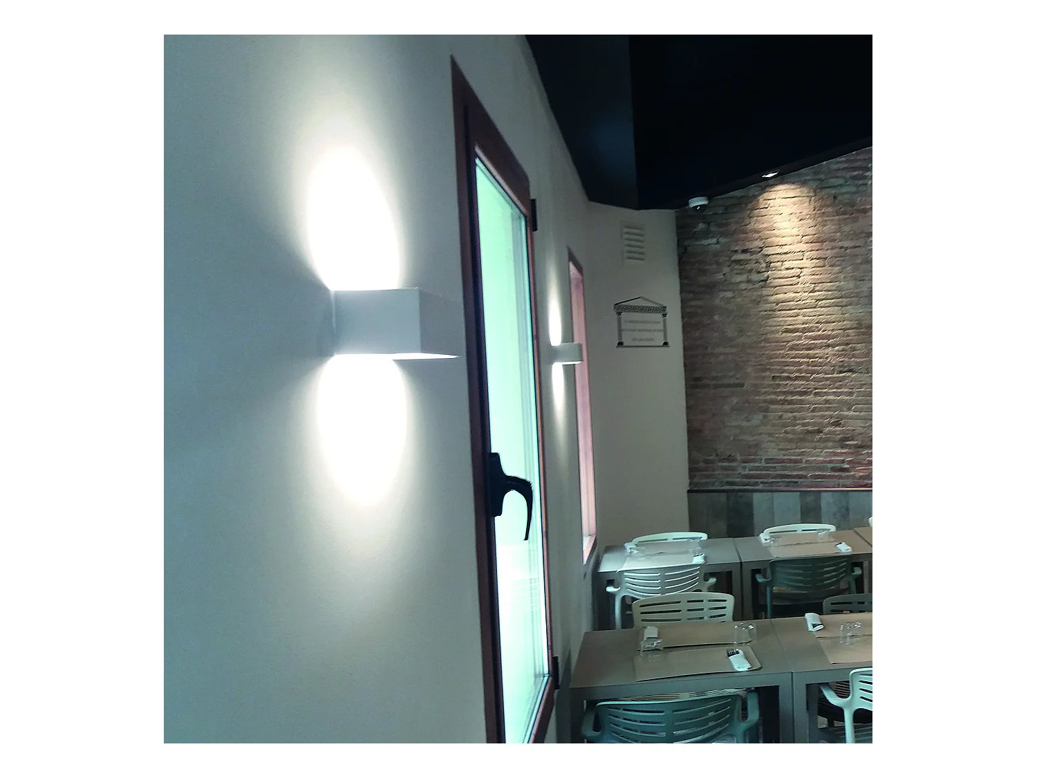 Lampada da parete moderna Rett-l.25cm-led 8w-790lm-3k-up&down-alluminio-nero-ip20