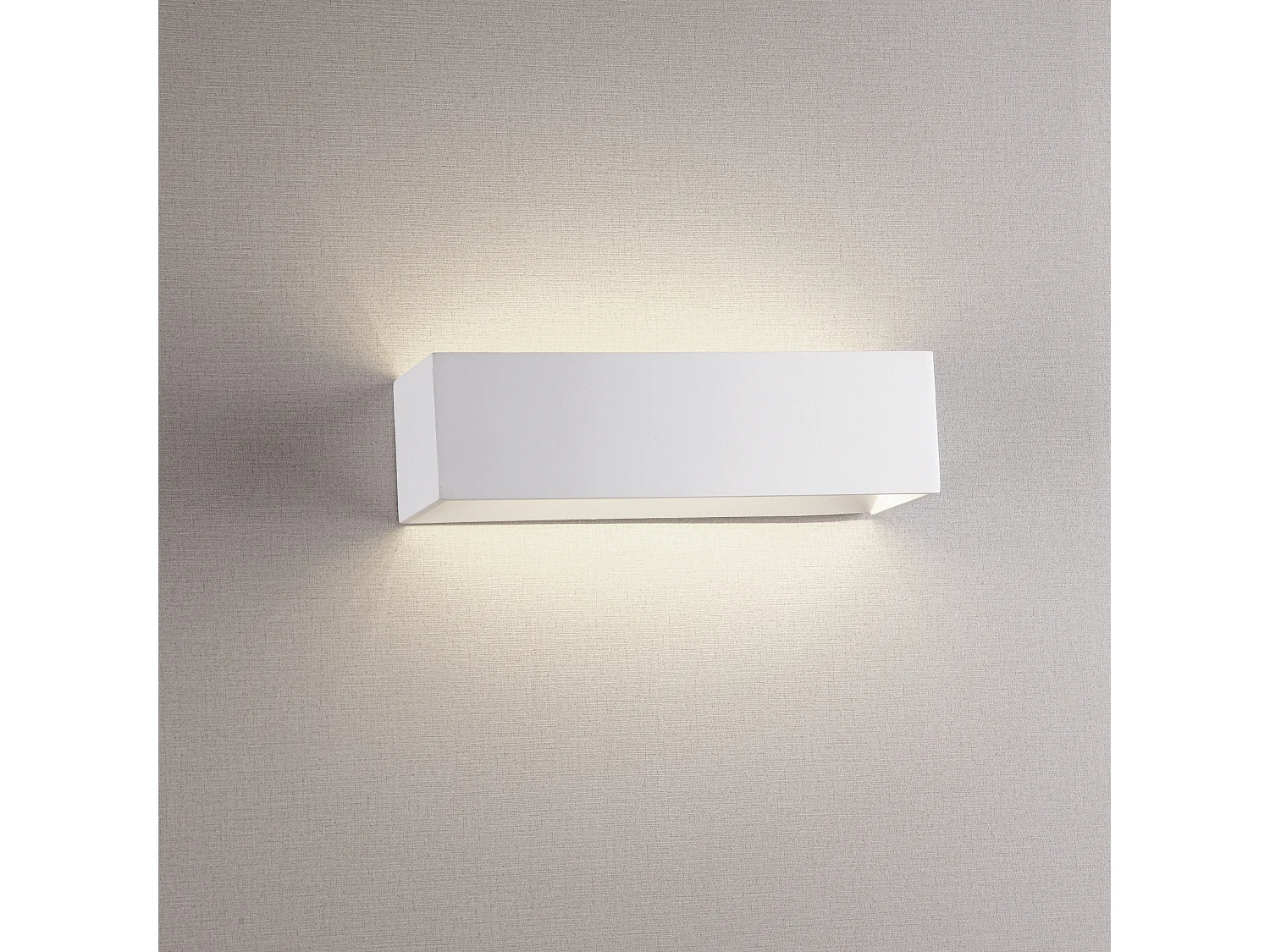 Aplique RETT estilo moderno - Comprimento 25 cm - LED SMD 8W - 790lm -3K - para cima e para baixo - alumínio - branco - IP20