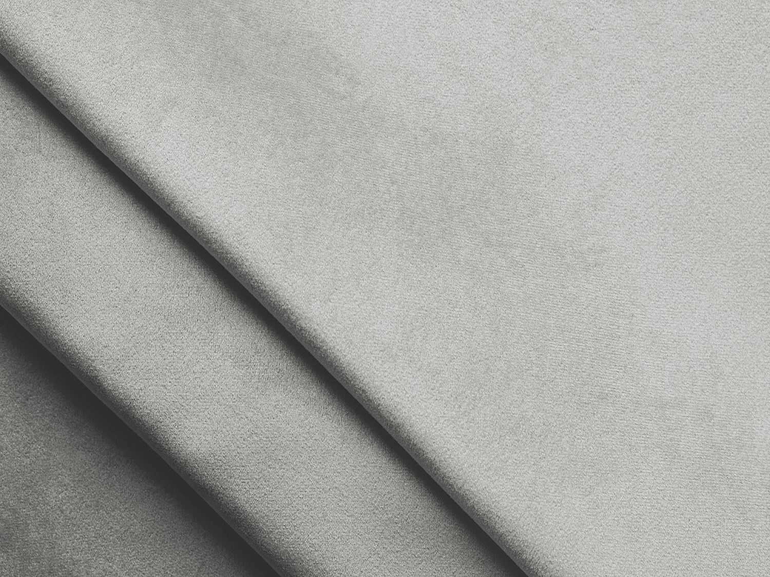 Tweepersoonsbed 220 x 260 - velours - zilver - AKELA