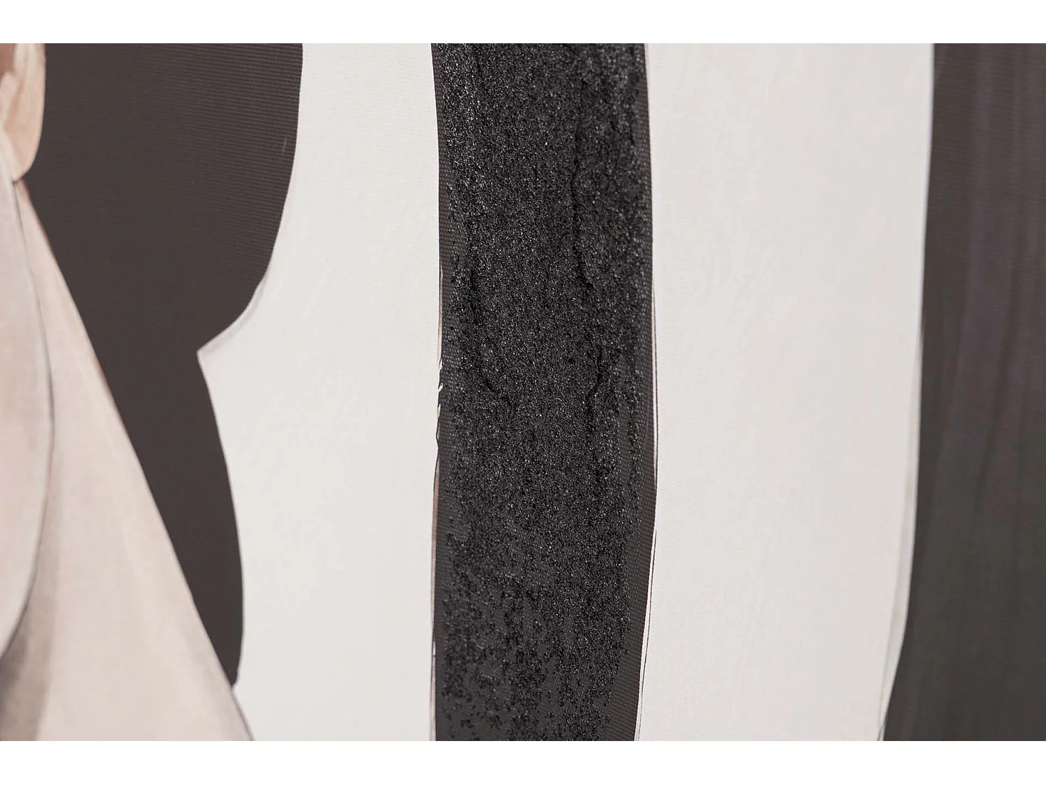 Cuadro Mujer Relieve Con Marco Negro 83x4x123 Cm