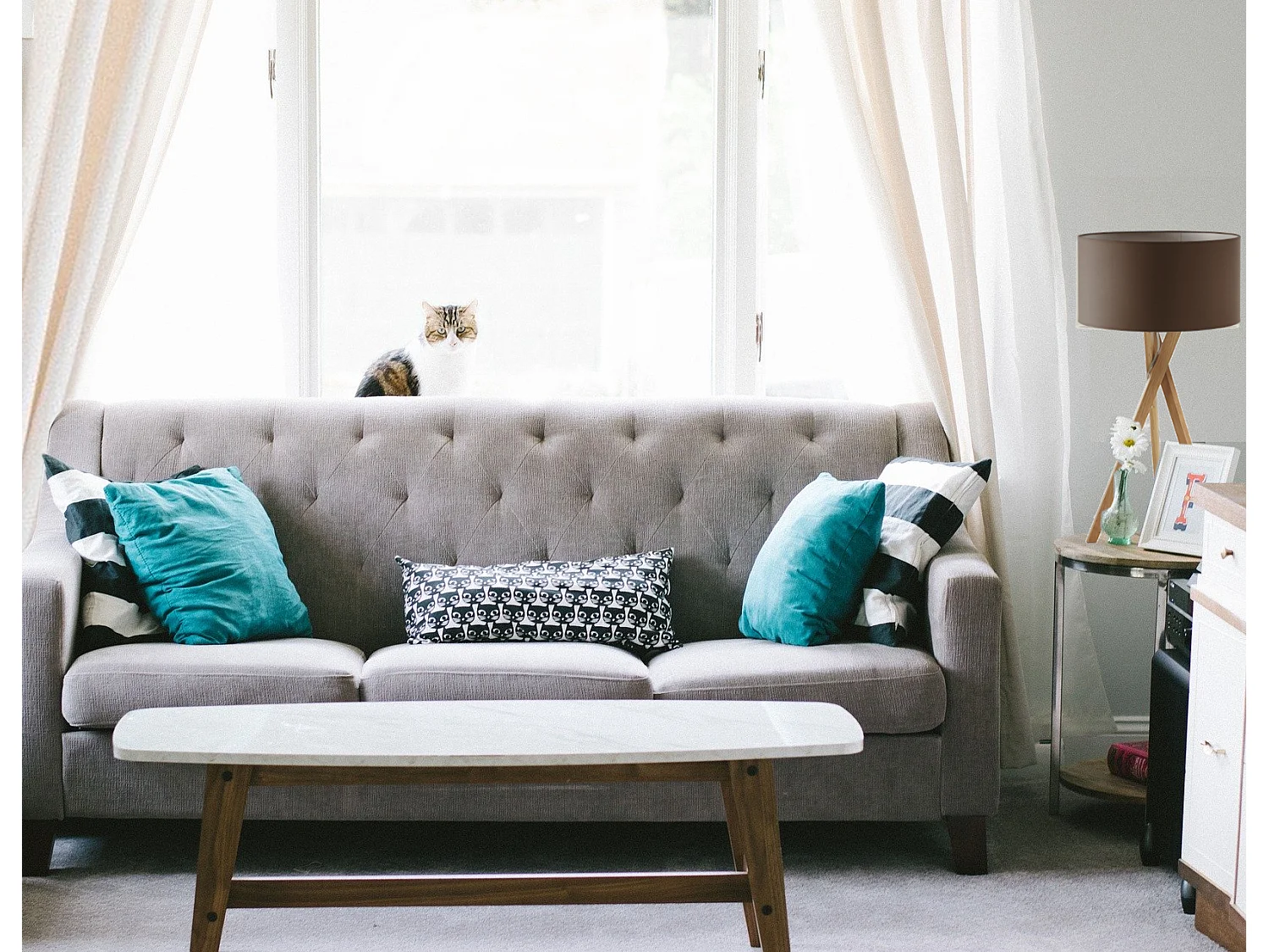 Stehleuchte WOOD im klassischen Stil – Höhe 70 cm – E27 60 W – 2 Meter Kabel – an/aus – Buchenholz – Lampenschirm ø38 cm – weiße Baumwolle