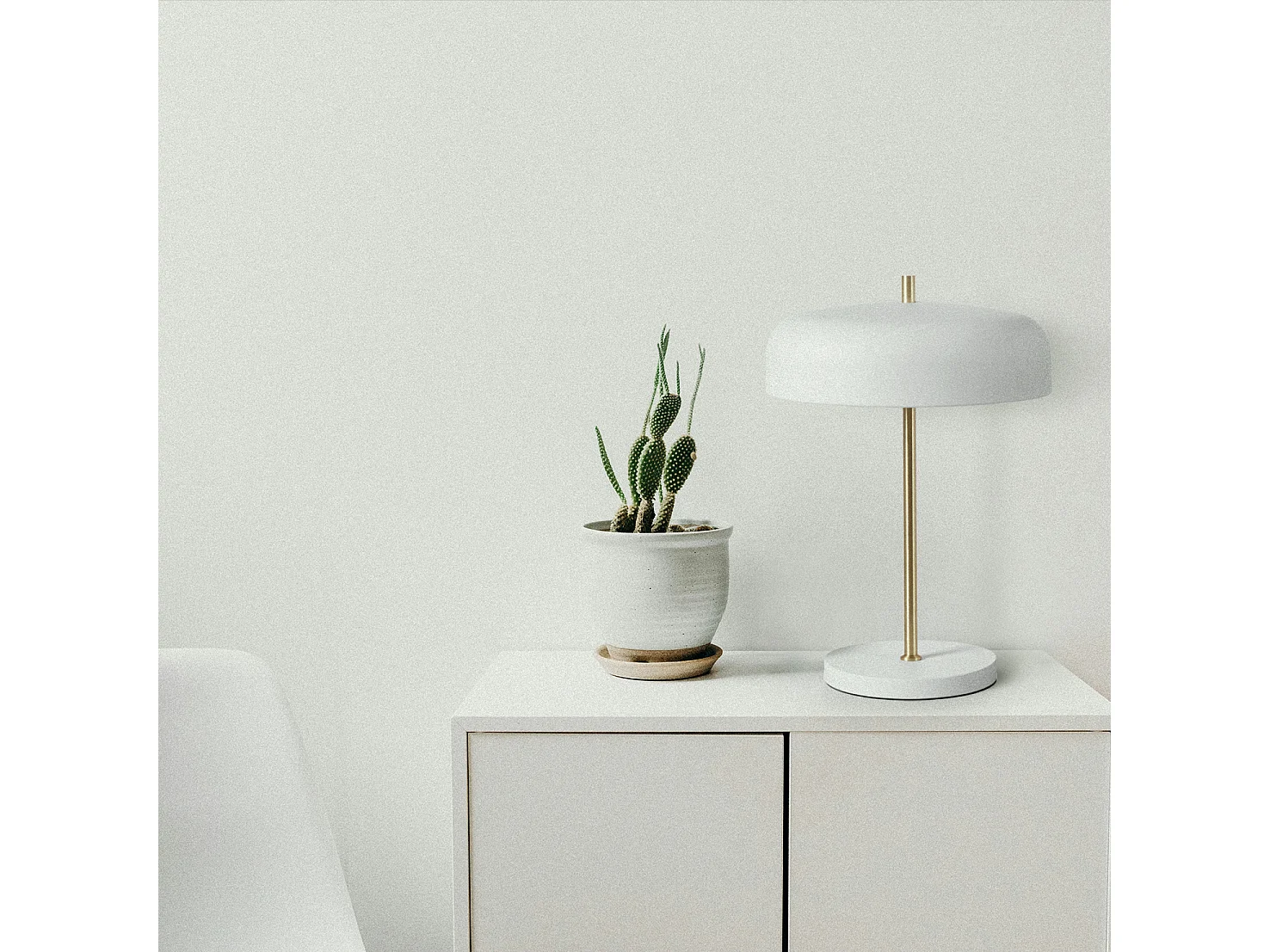 TAICHI STEHLEUCHTE im modernen Stil - H135 cm - 2x E27 40W - 2 Meter Kabel - an&aus - Stahl - Weiß und Gold - IP20