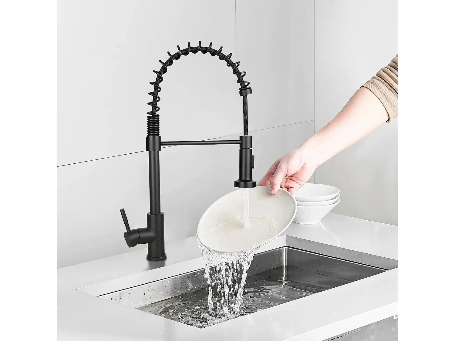 NETTLIFE Grifo de cocina con ducha extraíble Mezclador de cocina Grifo giratorio Mezclador de fregadero de alta presión con 2 tipos de chorros, Negro