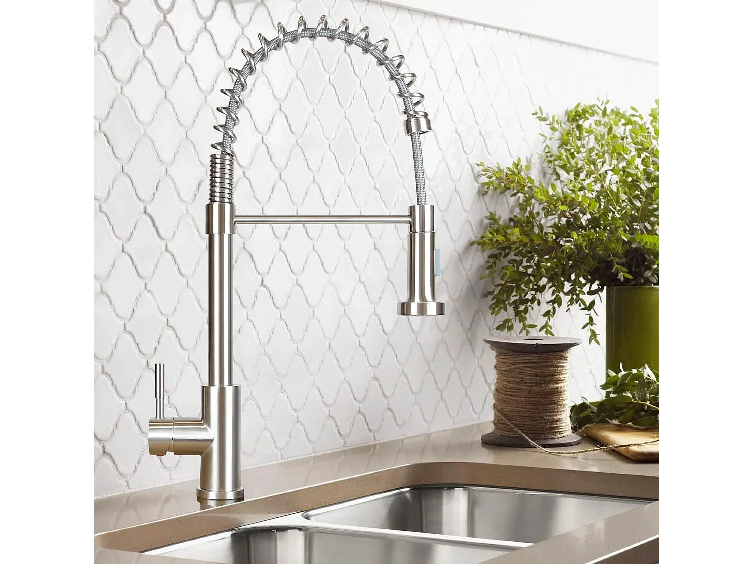 NETTLIFE Robinet de Cuisine avec Douchette Extractible Mitigeur Cuisine Bec Rotatif Mitigeur d'Évier haute pression avec 2 types de jets , Nickel