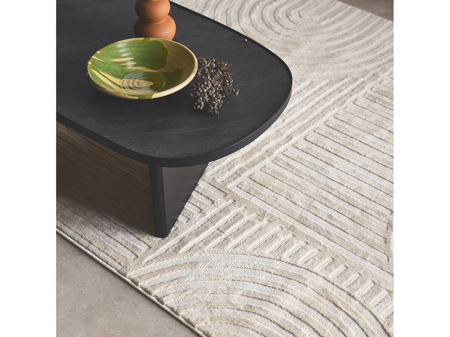 Tapis intérieur JENNY motif graphique arches. poils ras. crème. 200 x 290 cm