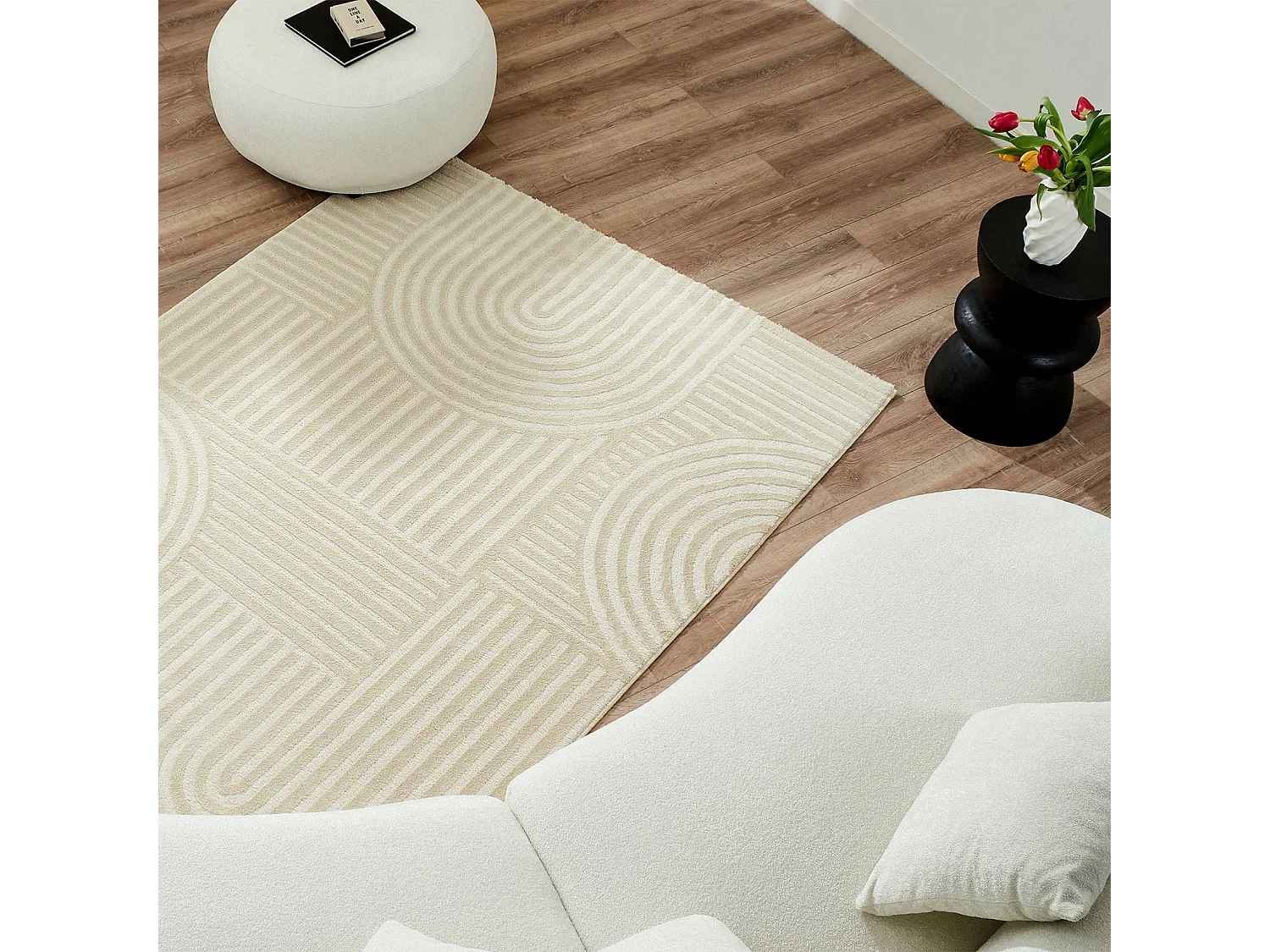 Tapis intérieur JENNY motif graphique arches. poils ras. crème. 120 x 160 cm