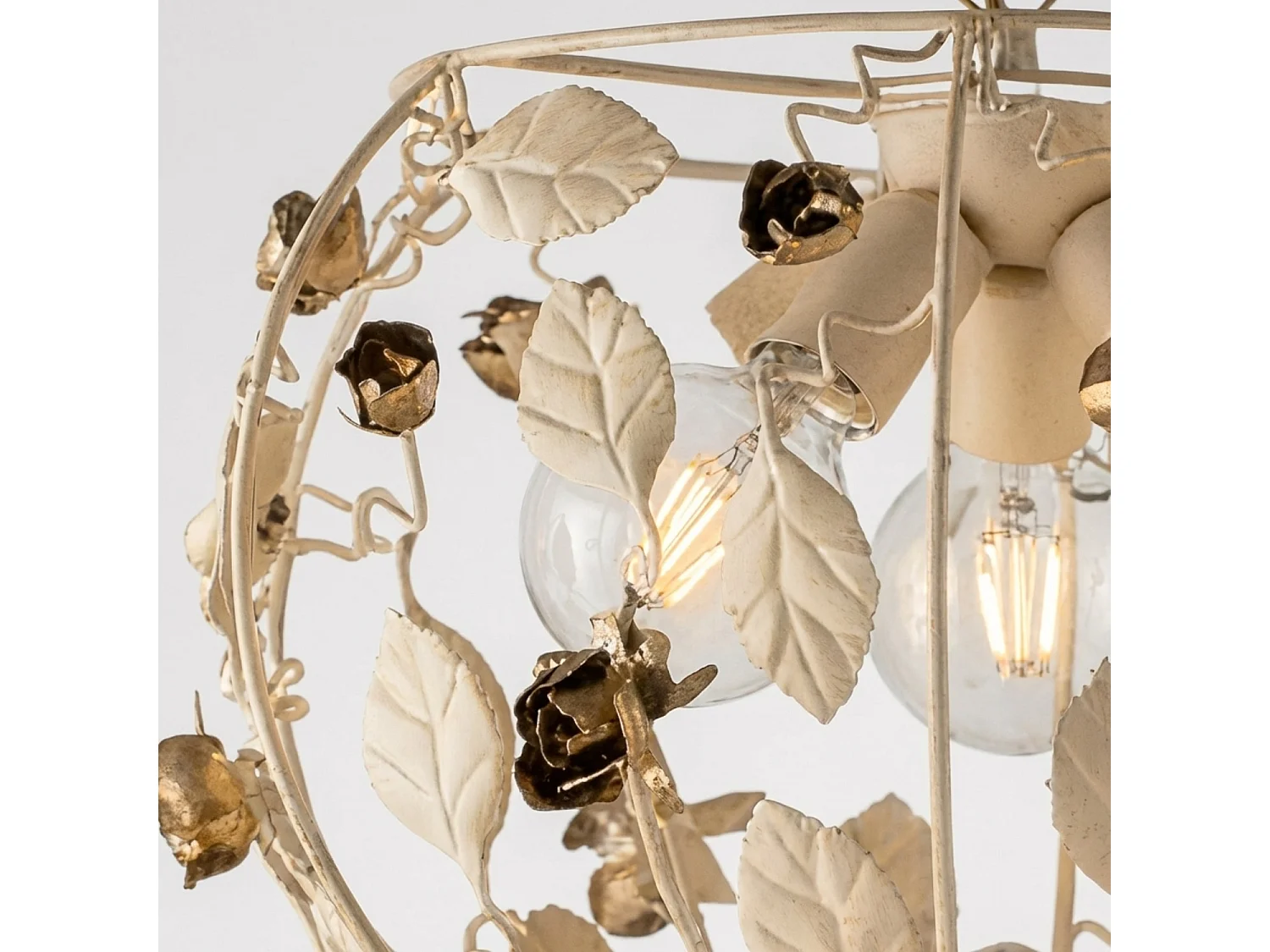 Bella Lustre en fer laqué décapé ivoire 3 lumières 113 d.49 BL196-3-AV