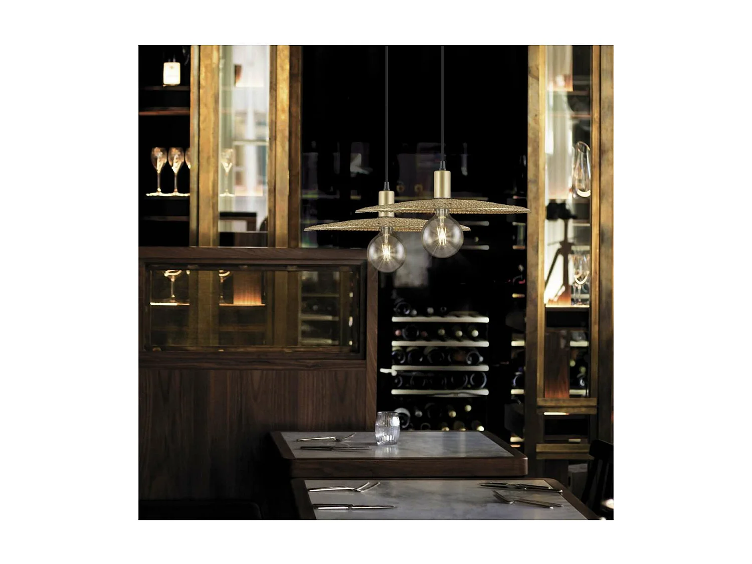 Colgante Cipres acabado oro envejecido 23 cm(alto)40 cm(ancho)40 cm(largo)