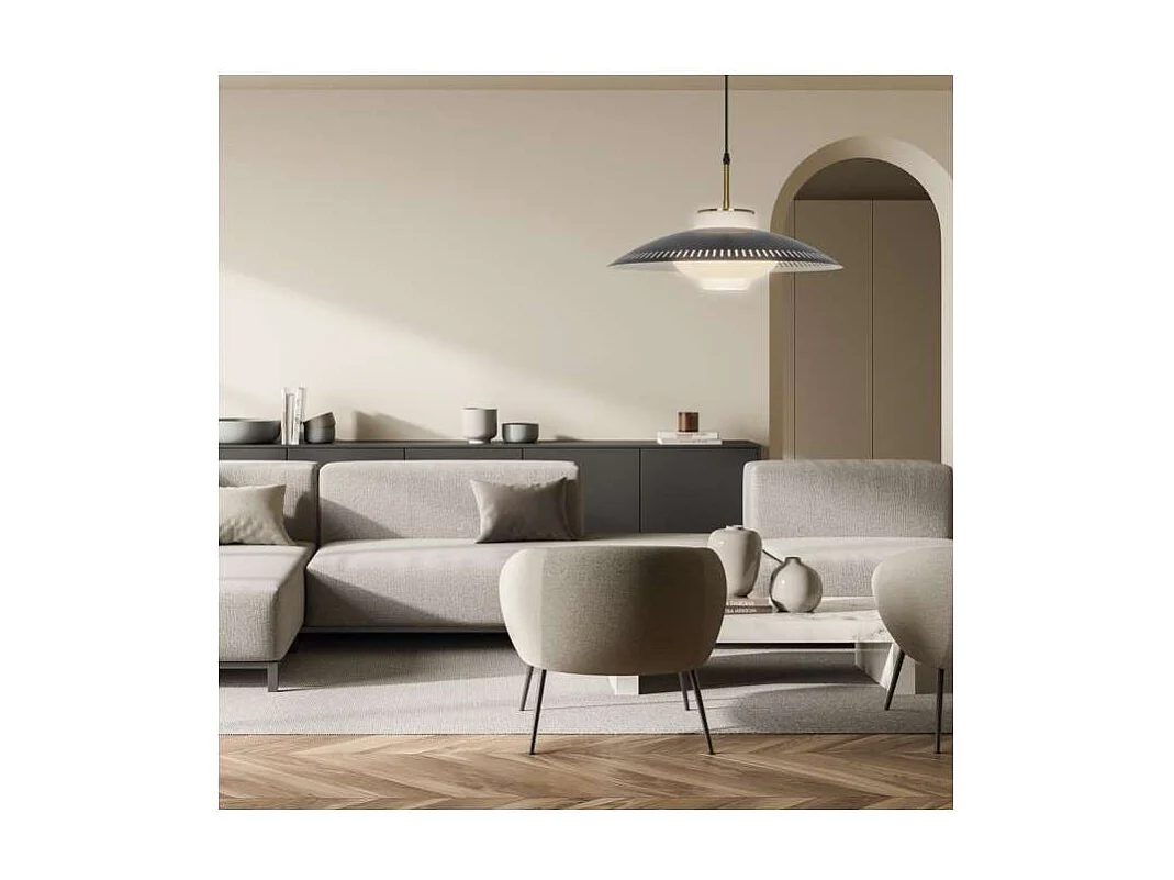 Colgante modelo Lecarbu acabado latón/negro, 35cm(alto) 45cm(ancho) 45cm(fondo).