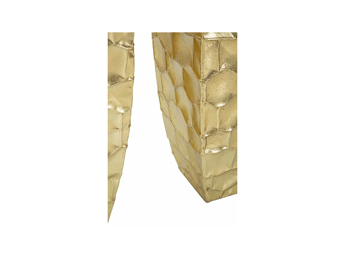 Juego de 3 elegantes jarrones cuadrados de metal dorado: trío con decoraciones irregulares en relieve de estilo glamuroso.